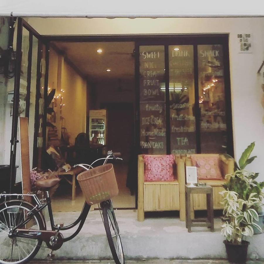 曼谷 Sla Bar N'Bed旅舍 外观 照片